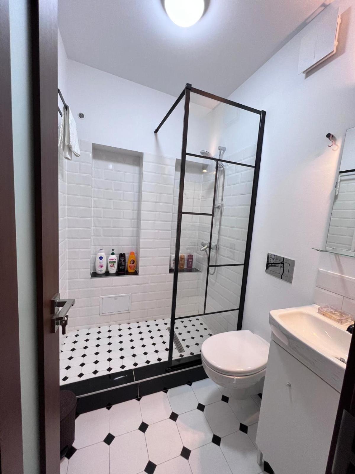 Central-Home Târgu Jiu エクステリア 写真
