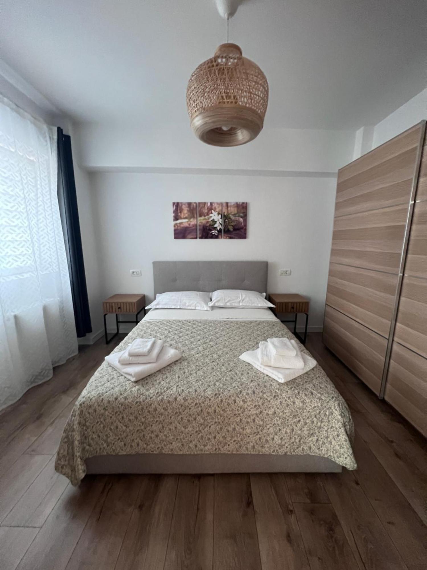 Central-Home Târgu Jiu エクステリア 写真