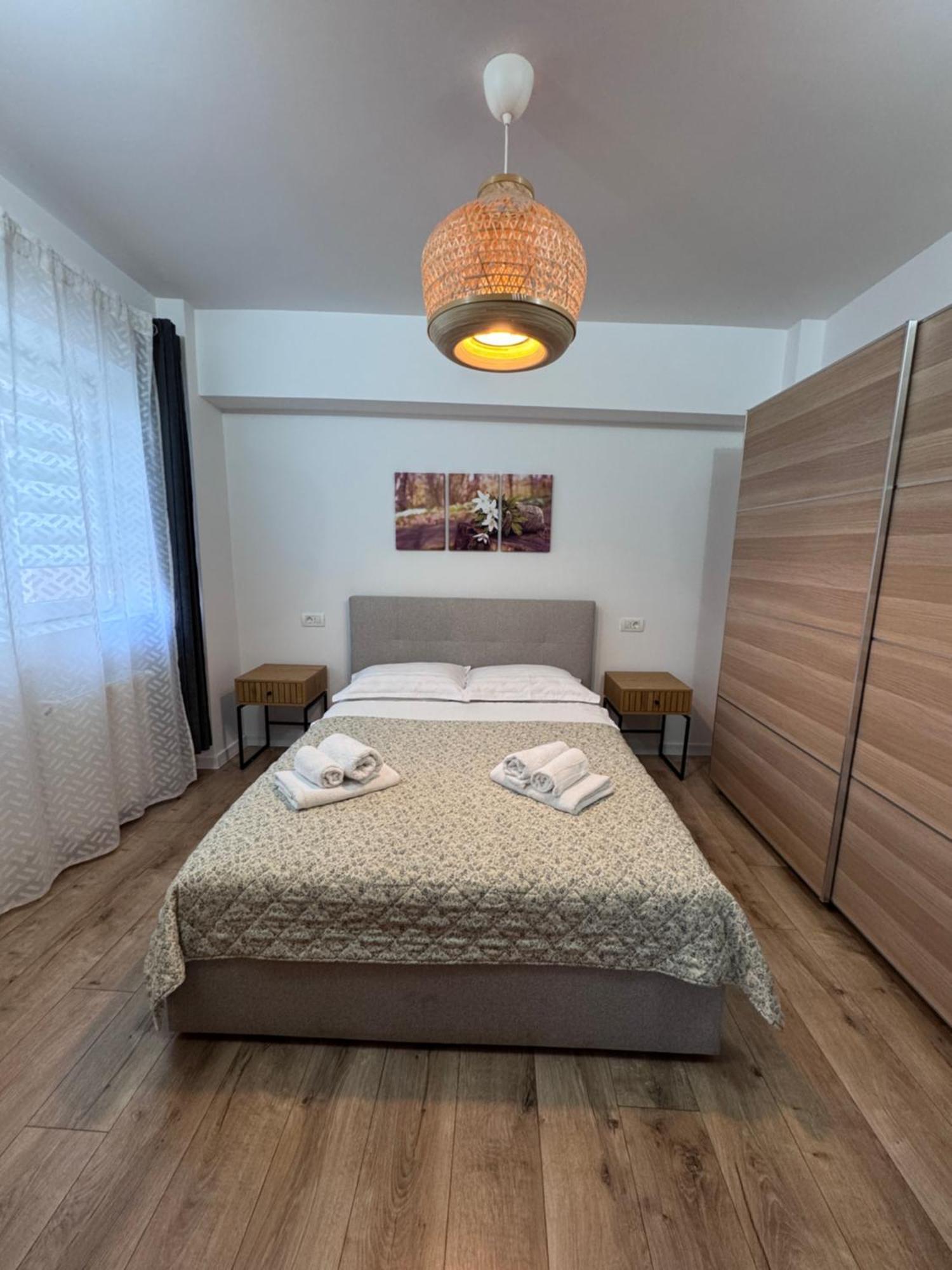 Central-Home Târgu Jiu エクステリア 写真