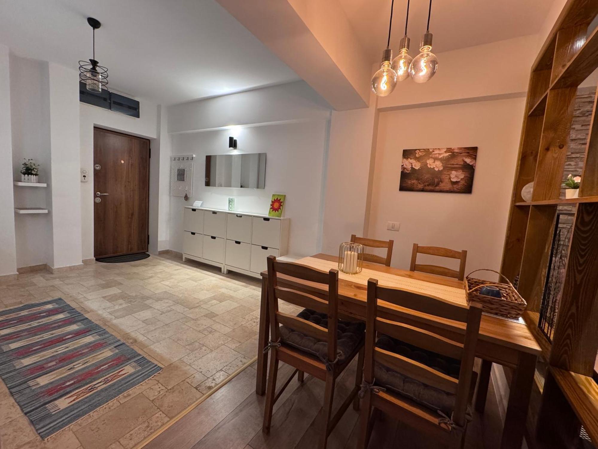 Central-Home Târgu Jiu エクステリア 写真