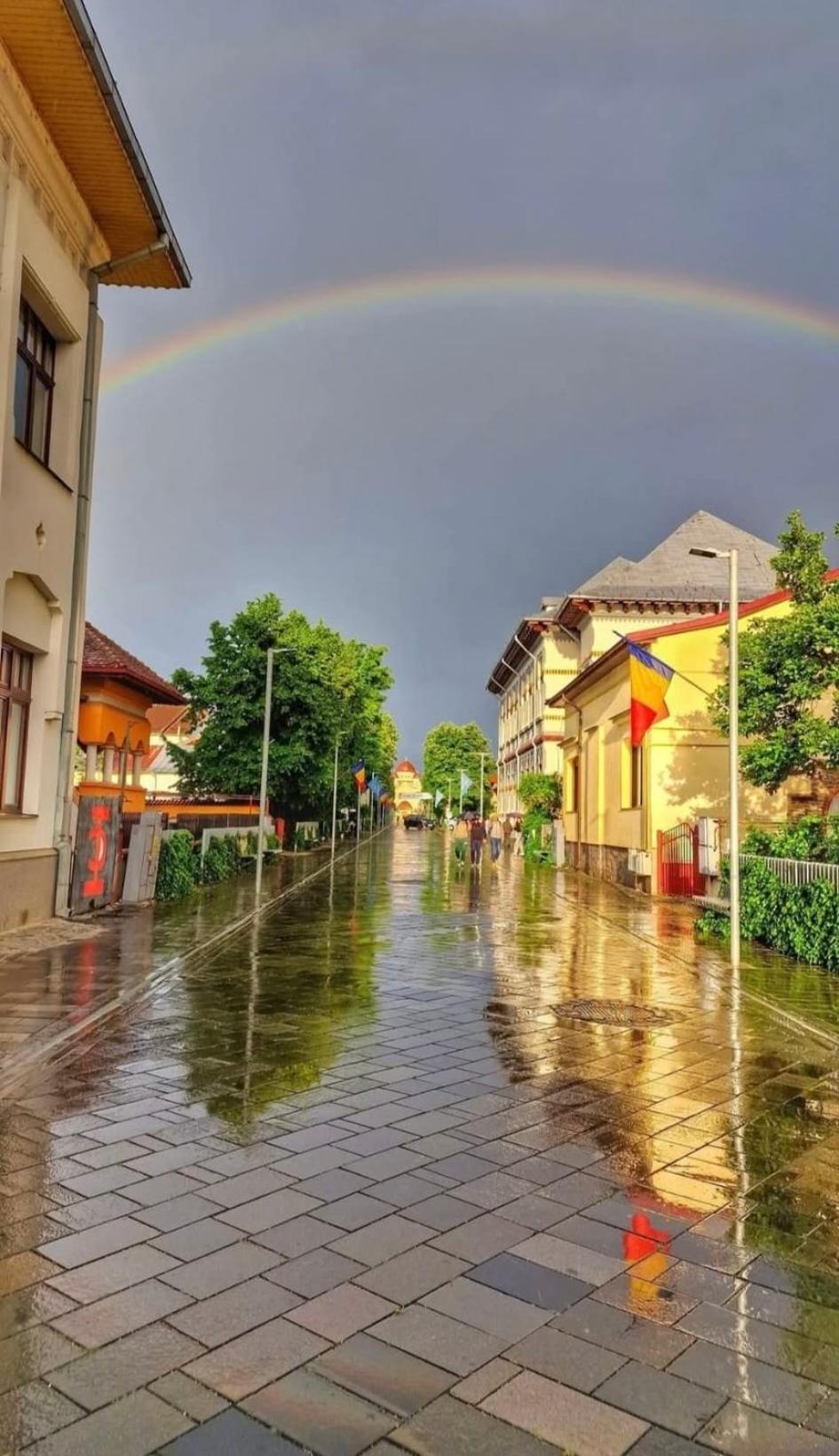 Central-Home Târgu Jiu エクステリア 写真